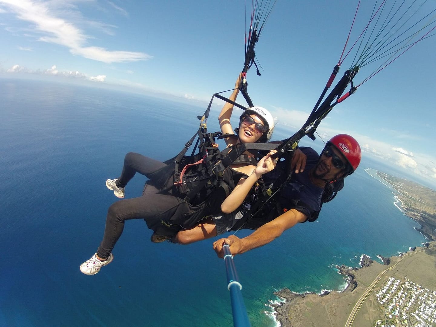 Parapente réunion baptême avec AIR DES CIMES 974 biplace pédagogique apprenez les bases du pilotage en sécurité